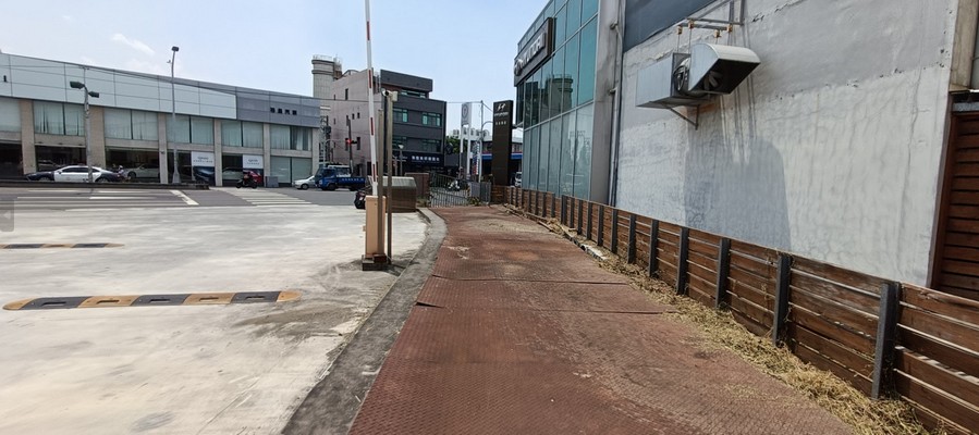 台南現場碎木作業, 台南風災倒樹運棄, 台南園藝造景, 台南園藝維護, 台南庭園景觀整理, 台南庭院綠化造景維護, 台南造景式景觀道路沿線植栽, 台南不定期樹木維護修剪, 
						台南草皮種植, 台南園藝維護, 台南割草, 台南修剪樹木, 台南排水施肥, 台南定期修剪, 台南樹木整型, 台南樹木美容, 台南樹木塑型, 台南園藝造景, 台南草皮定期維護工程, 
						台南樹木修剪價格, 台南樹木修剪, 台南庭園樹木整理, 台南樹木處理, 台南景觀維護, 台南園藝景觀設計