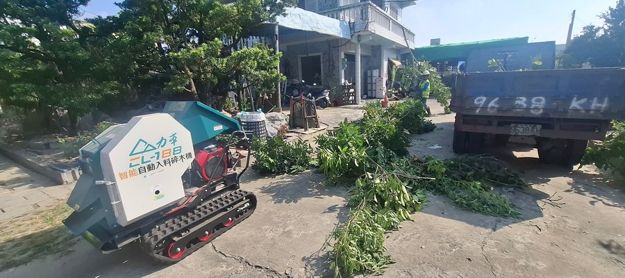 台南現場碎木作業, 台南風災倒樹運棄, 台南新營園藝造景, 台南新營園藝維護, 台南新營庭園景觀整理, 台南新營庭院綠化造景維護, 台南新營造景式景觀道路沿線植栽, 台南新營不定期樹木維護修剪, 
						台南新營草皮種植, 台南新營園藝維護, 台南新營割草, 台南新營修剪樹木, 台南新營排水施肥, 台南新營定期修剪, 台南新營樹木整型, 台南新營樹木美容, 台南新營樹木塑型, 台南新營園藝造景, 台南新營草皮定期維護工程, 
						台南新營樹木修剪價格, 台南新營樹木修剪, 台南新營庭園樹木整理, 台南新營樹木處理, 台南新營景觀維護, 台南新營園藝景觀設計